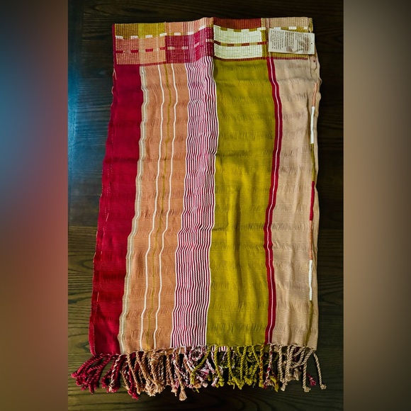 NWT Boutique Poncho Serape Handwoven embroidered Lobos Del Mar - Picture 8 of 13